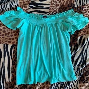 3/$20!! Brand new Off-the-shoulder top